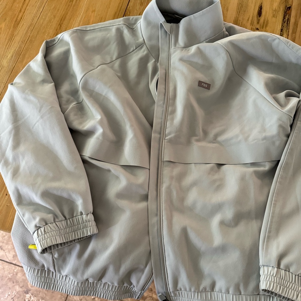 XL Figs Sydney scrub jacket